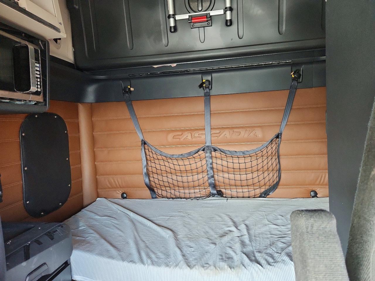 Freightliner Cascadia 126