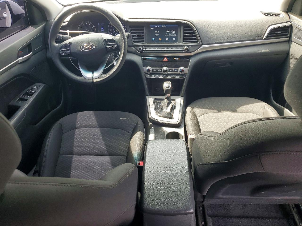 Hyundai ELANTRA Sel