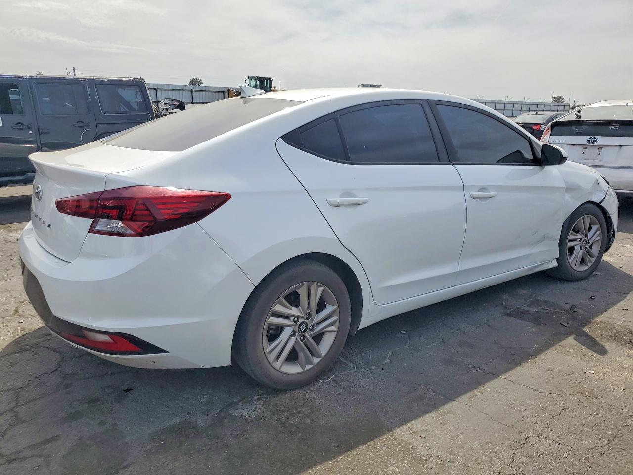Hyundai ELANTRA Sel