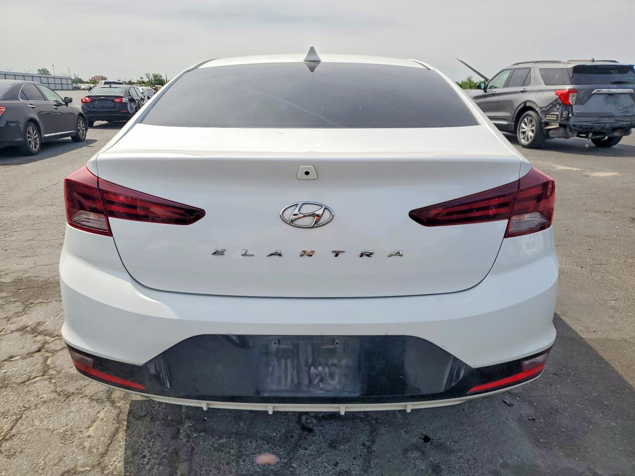 Hyundai ELANTRA Sel
