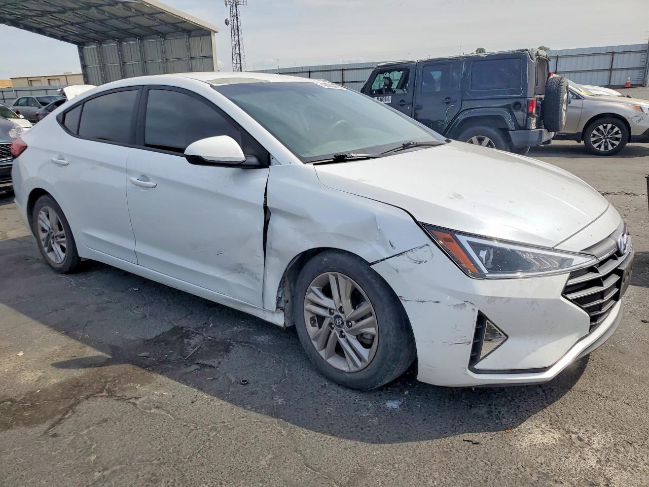 Hyundai ELANTRA Sel