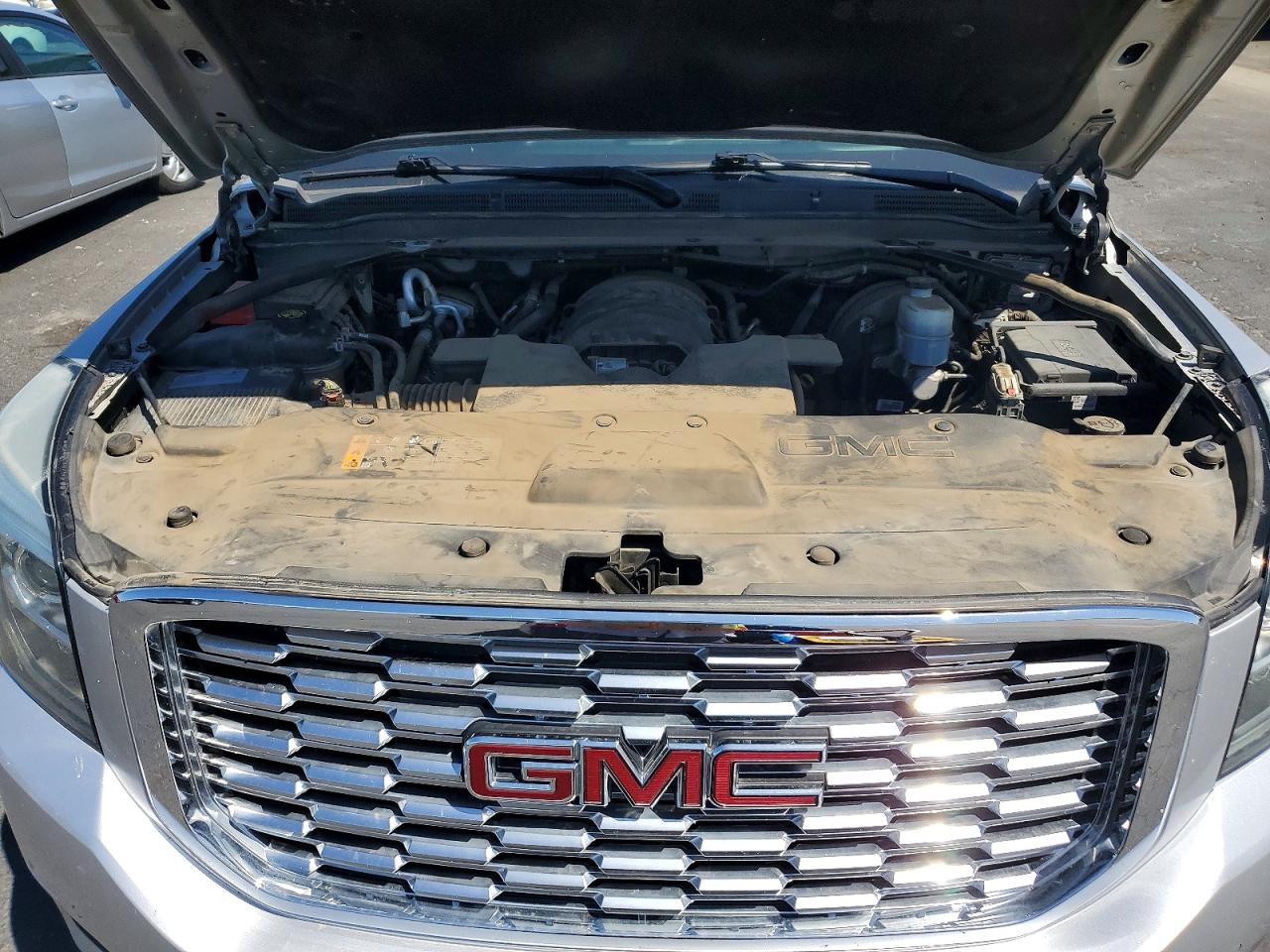 GMC Yukon Denali