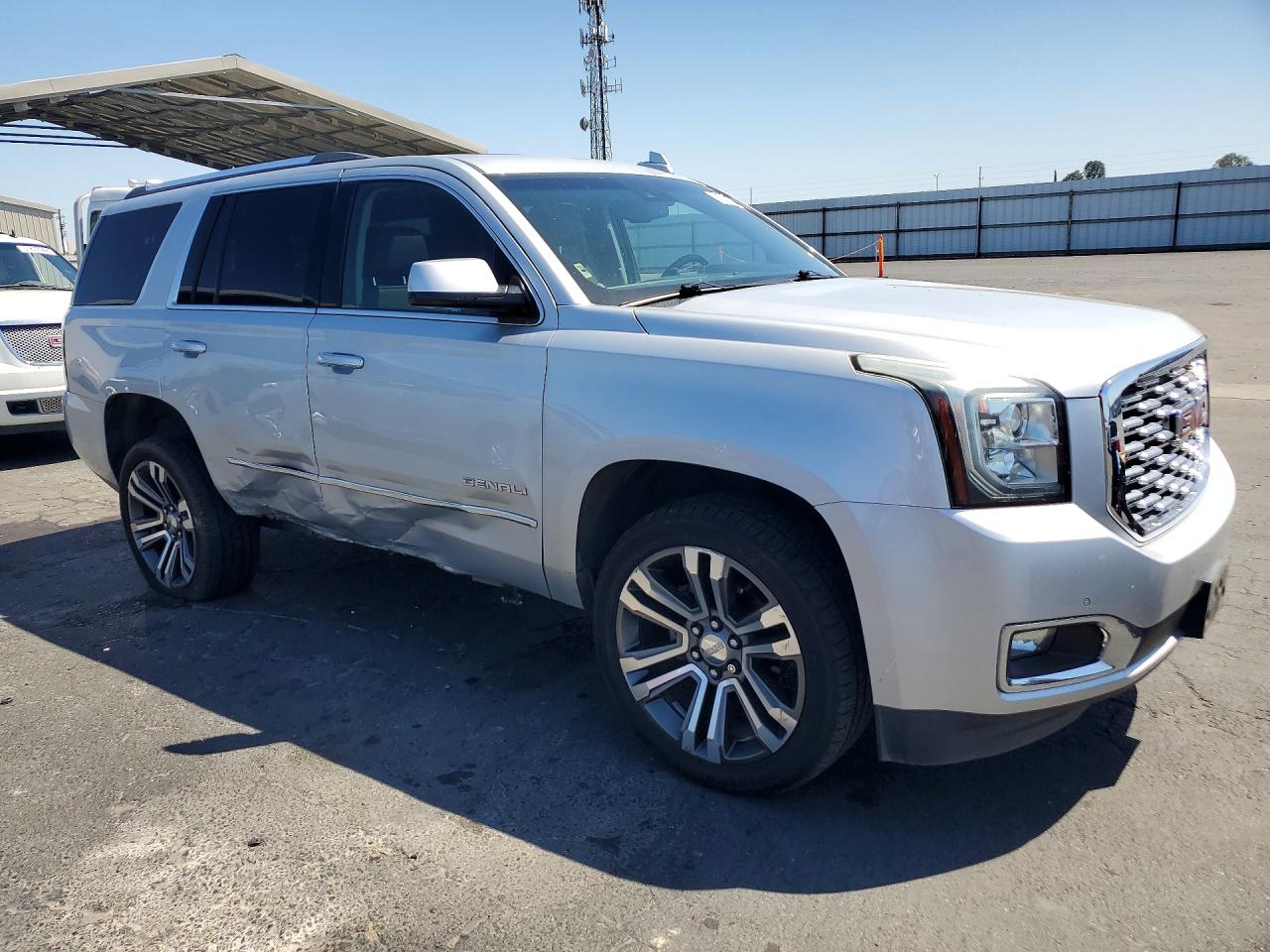 GMC Yukon Denali
