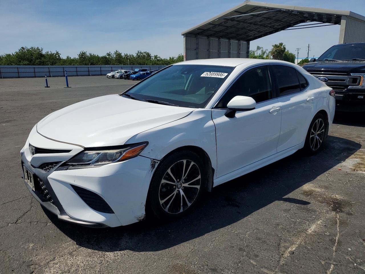 Salvage Toyota Camry Image