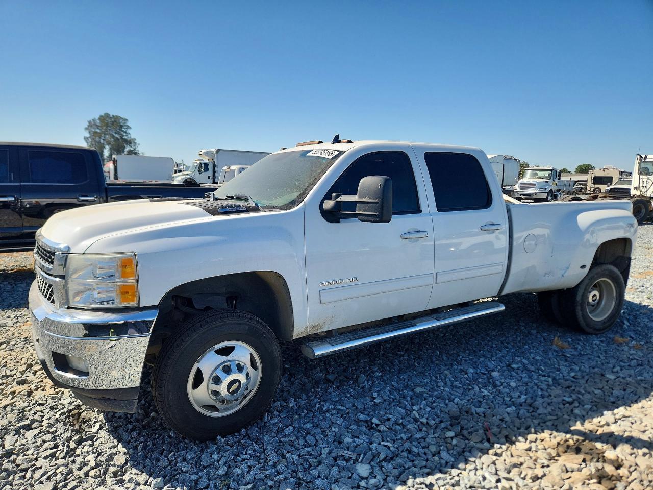 Salvage Chevrolet Silverado Image