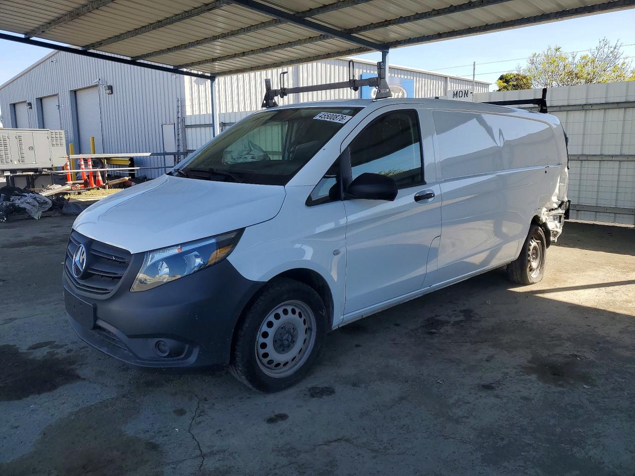 Salvage Mercedes-Benz Metris Image