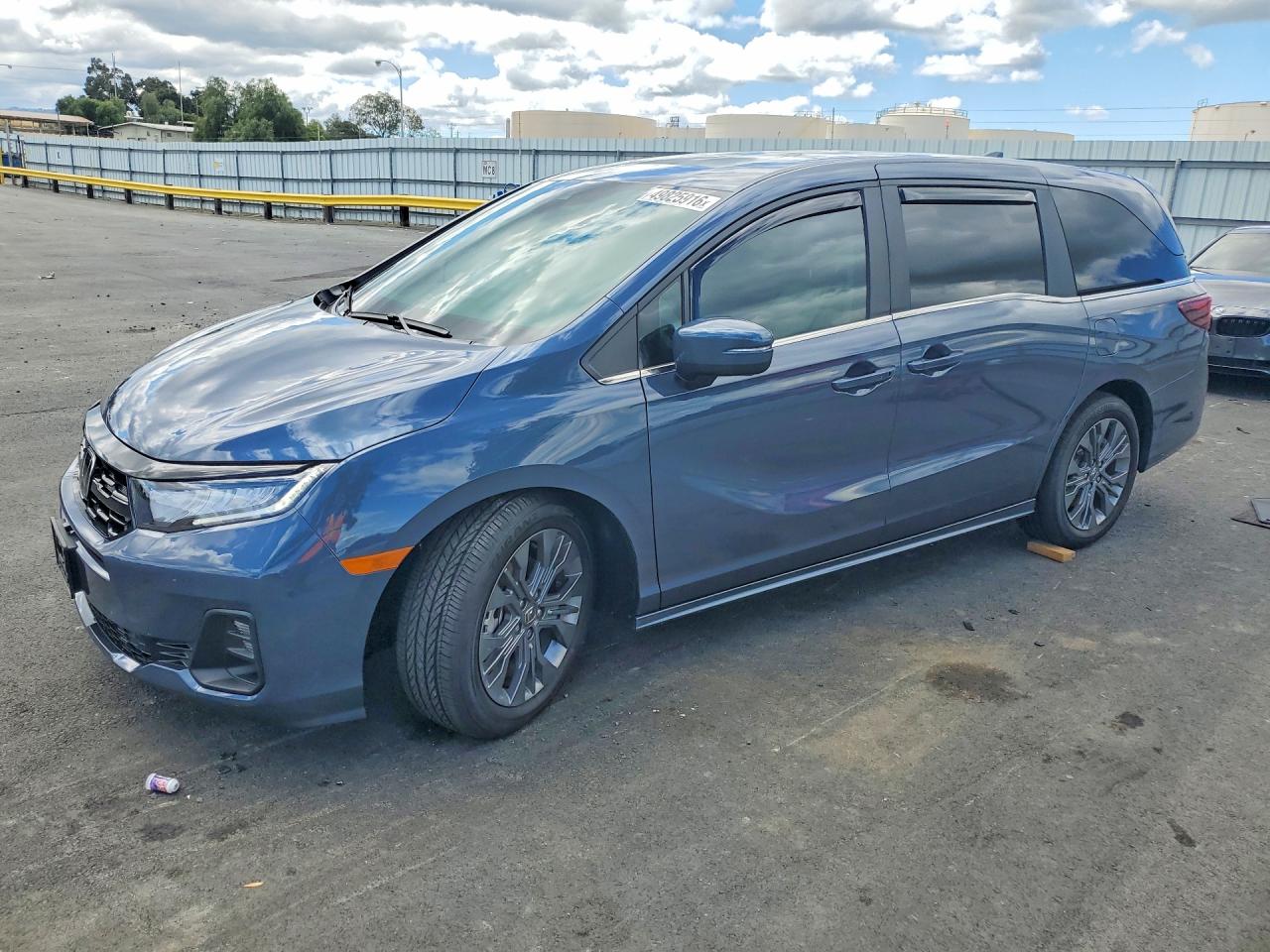 Salvage Honda Odyssey Image