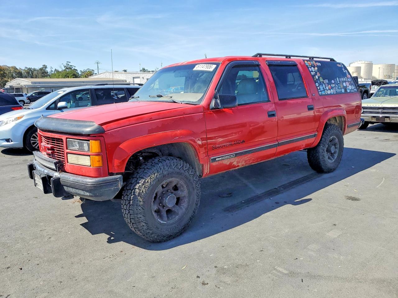 Salvage GMC Suburban Image