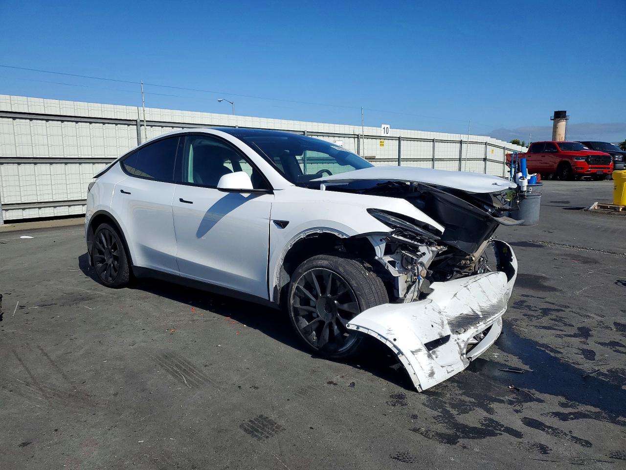 Tesl Model Y