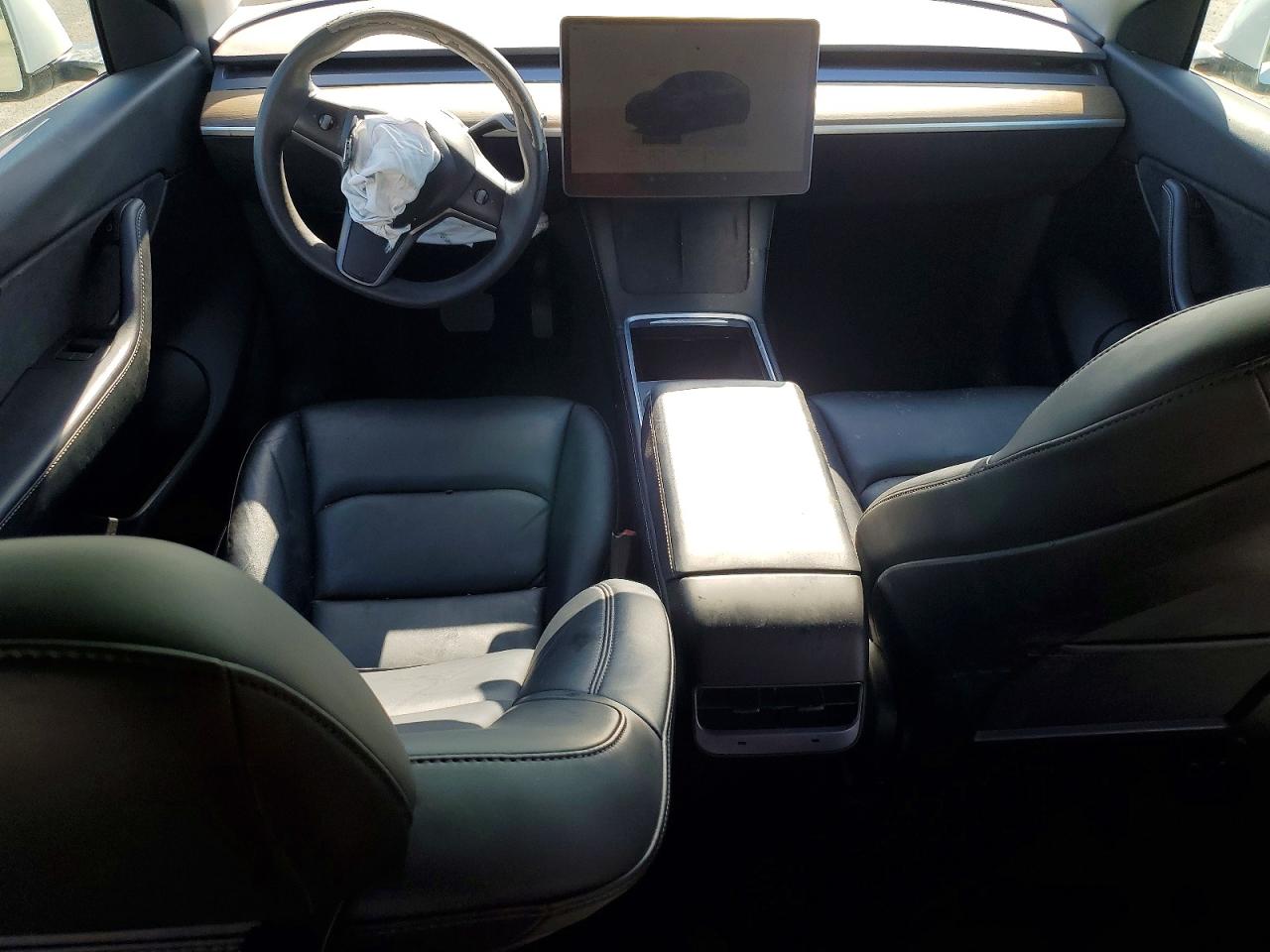 Tesl Model Y