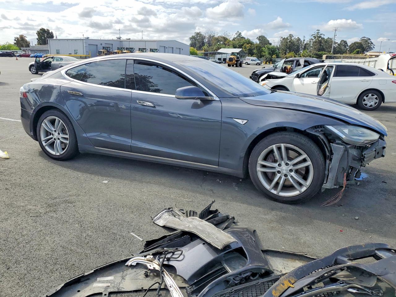 Tesla Model S 85