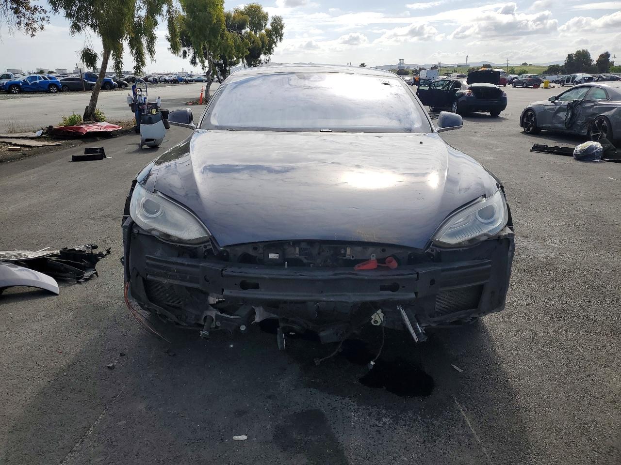 Tesla Model S 85