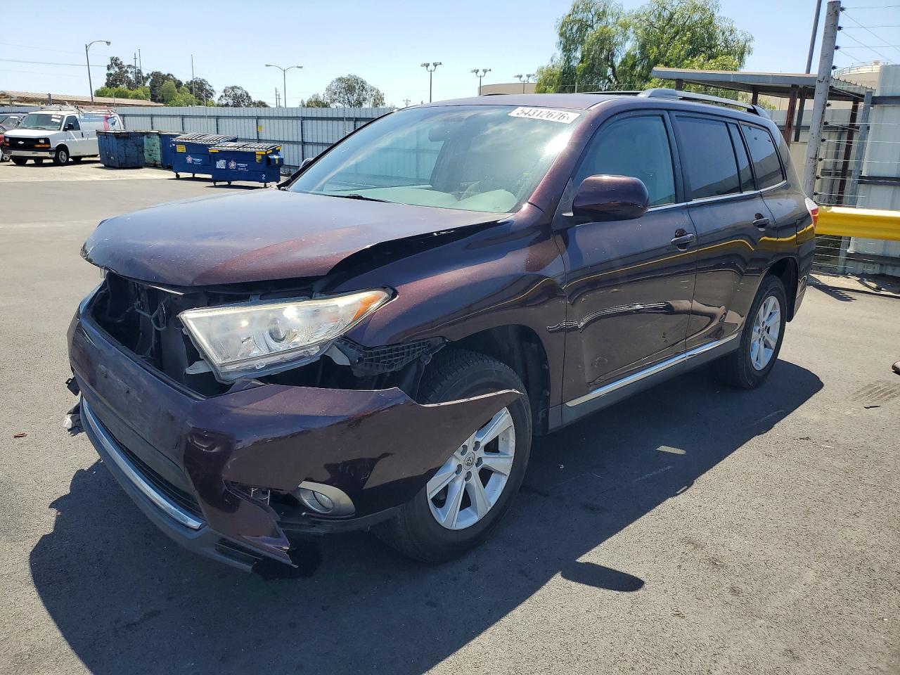 Salvage Toyota Highlander Image