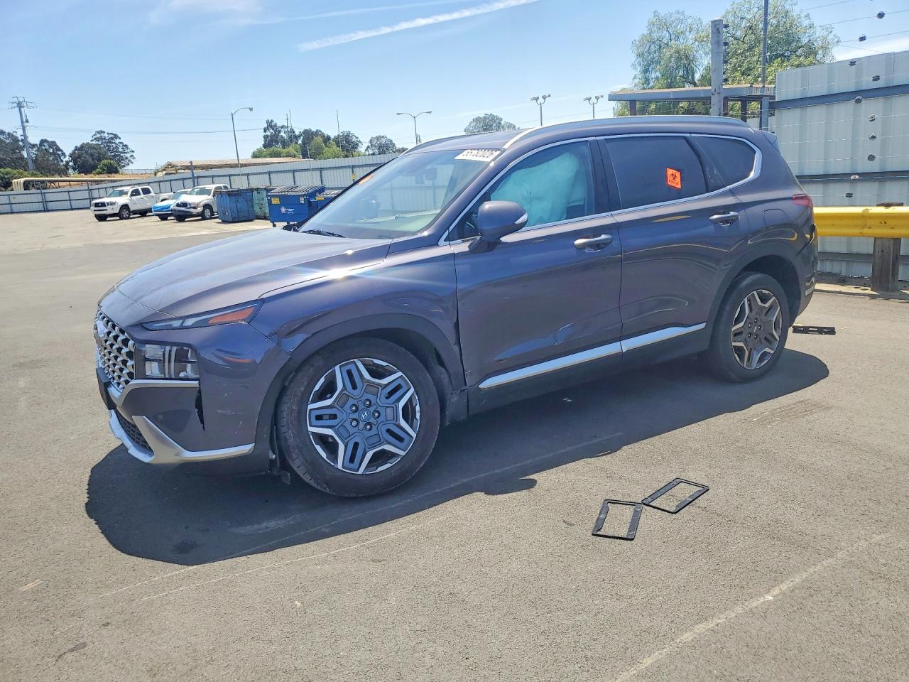 Salvage Hyundai SANTA FE Image