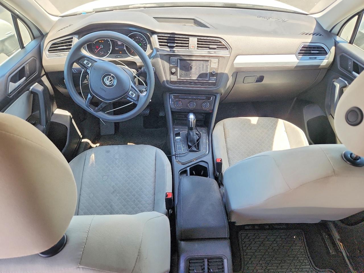 Volkswagen Tiguan S