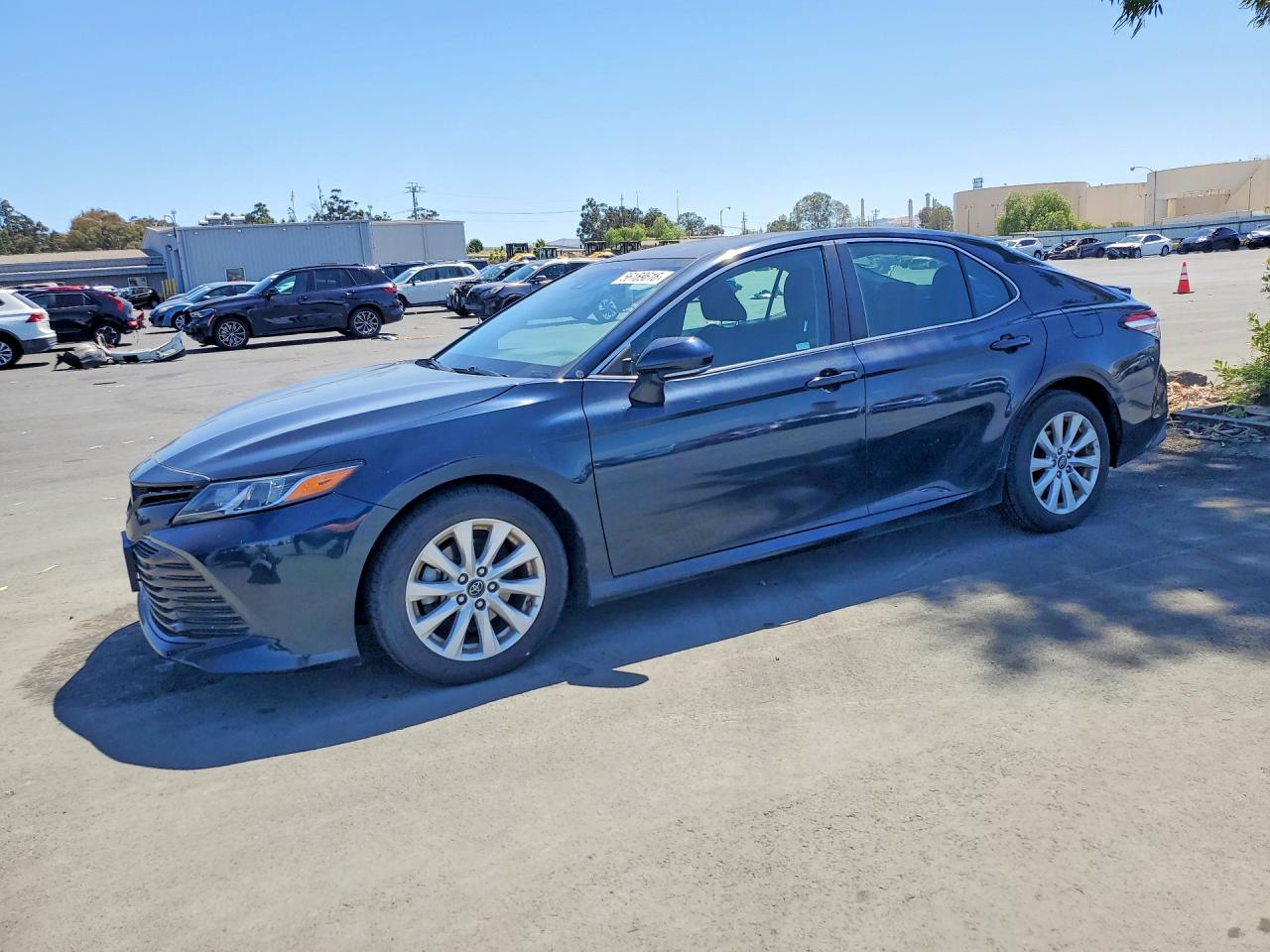 Salvage Toyota Camry Image