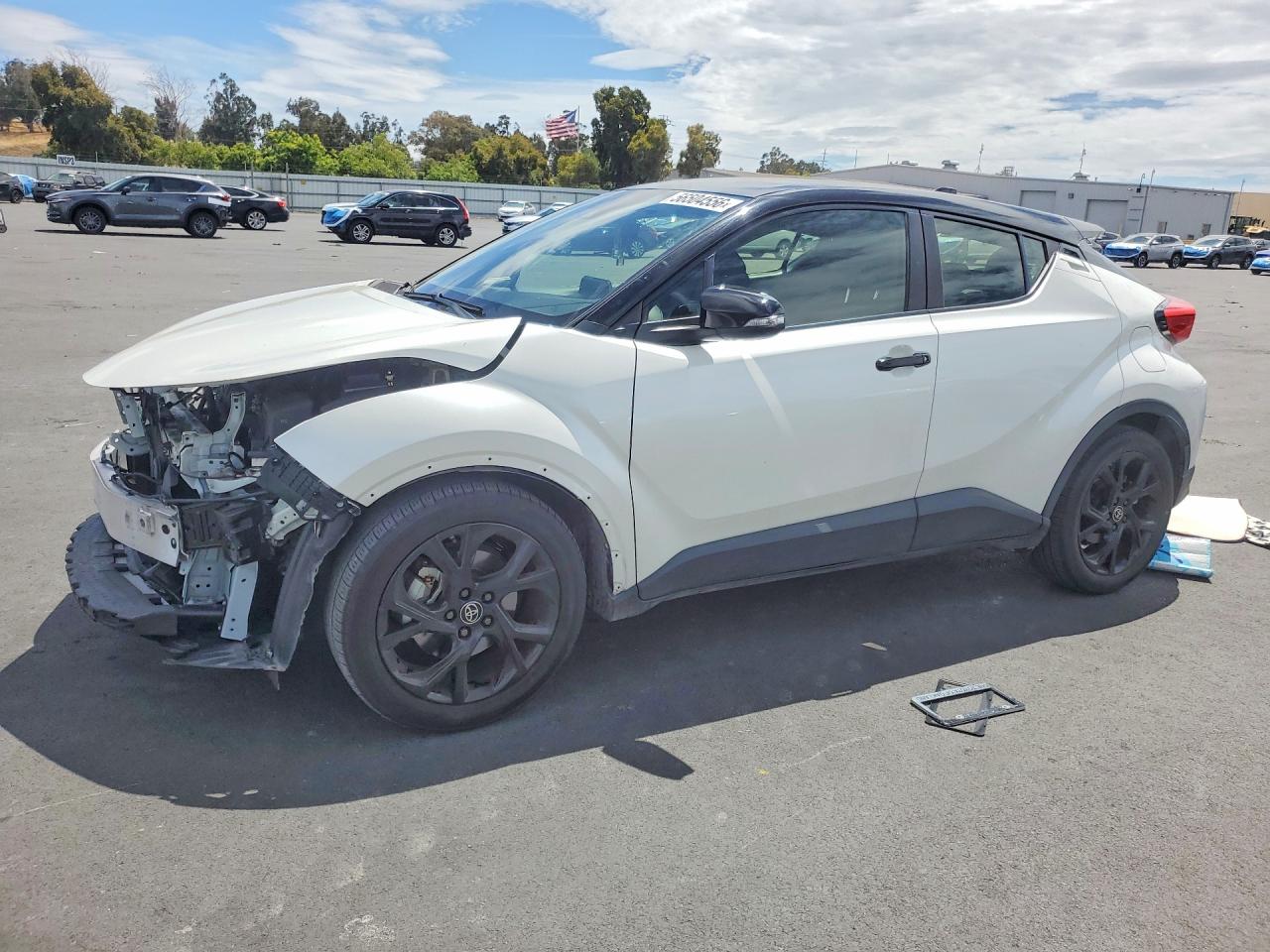 Salvage Toyota C-HR Image