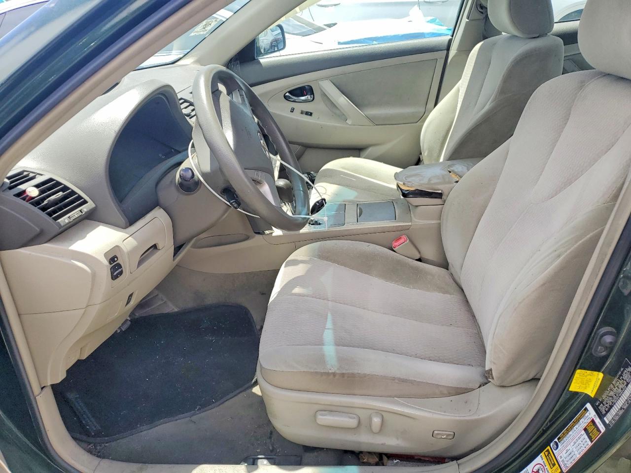 Toyota Camry Le V6
