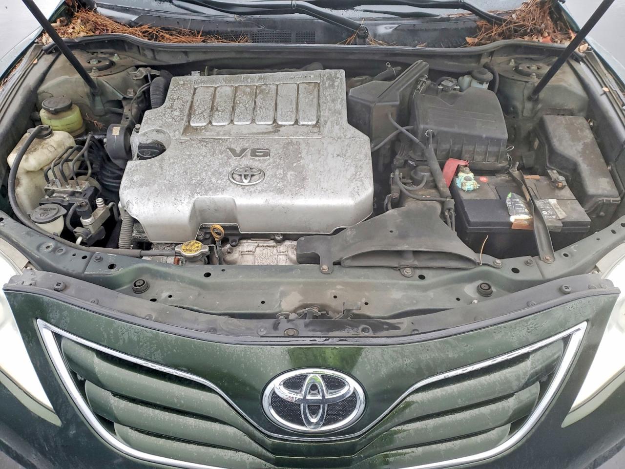 Toyota Camry Le V6