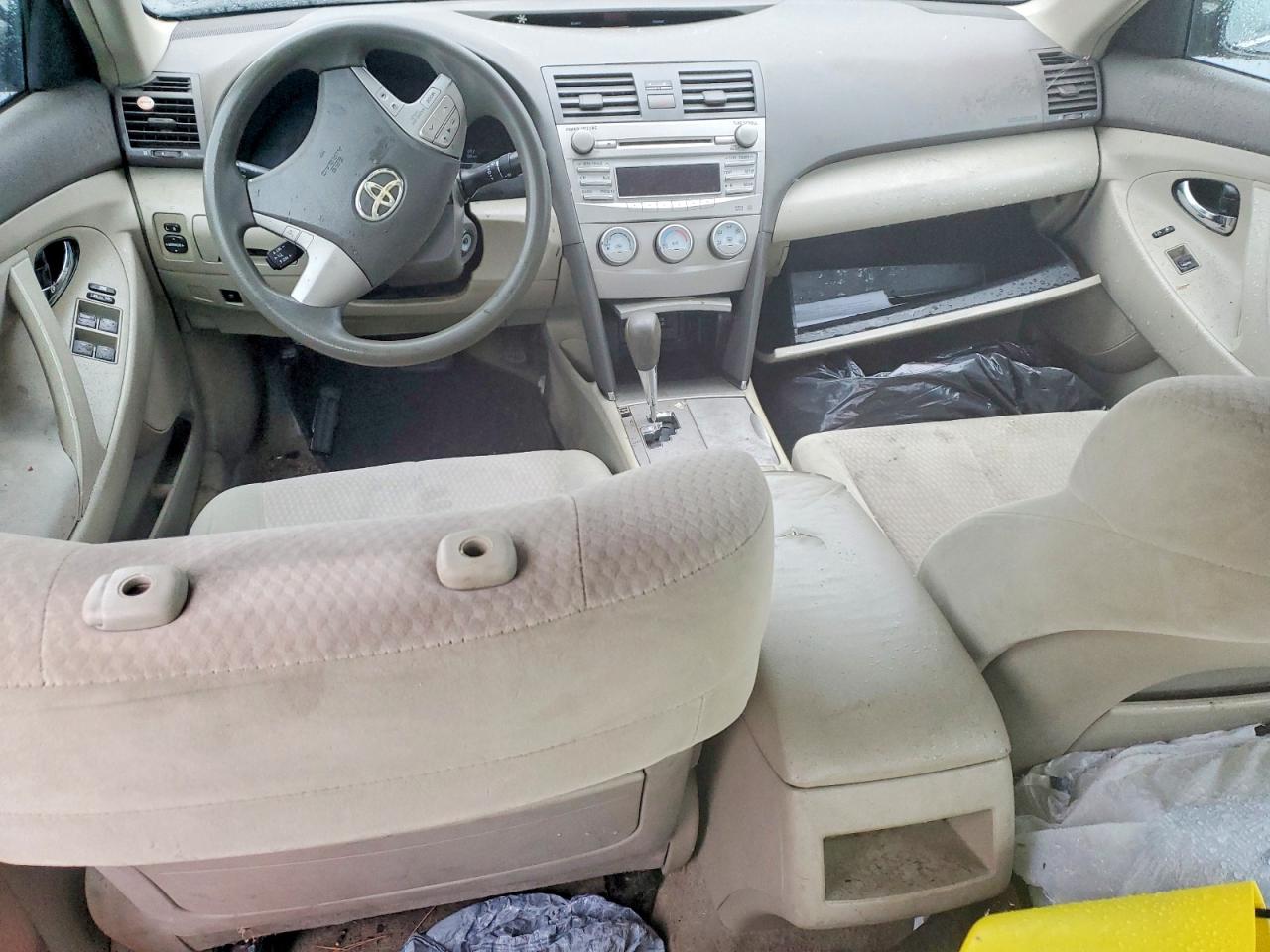 Toyota Camry Le V6