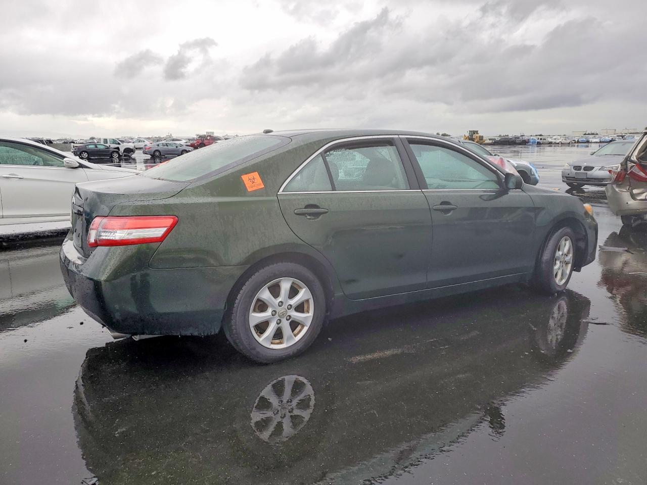 Toyota Camry Le V6