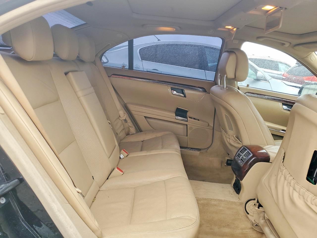 Mercedes-Benz S-Class 550