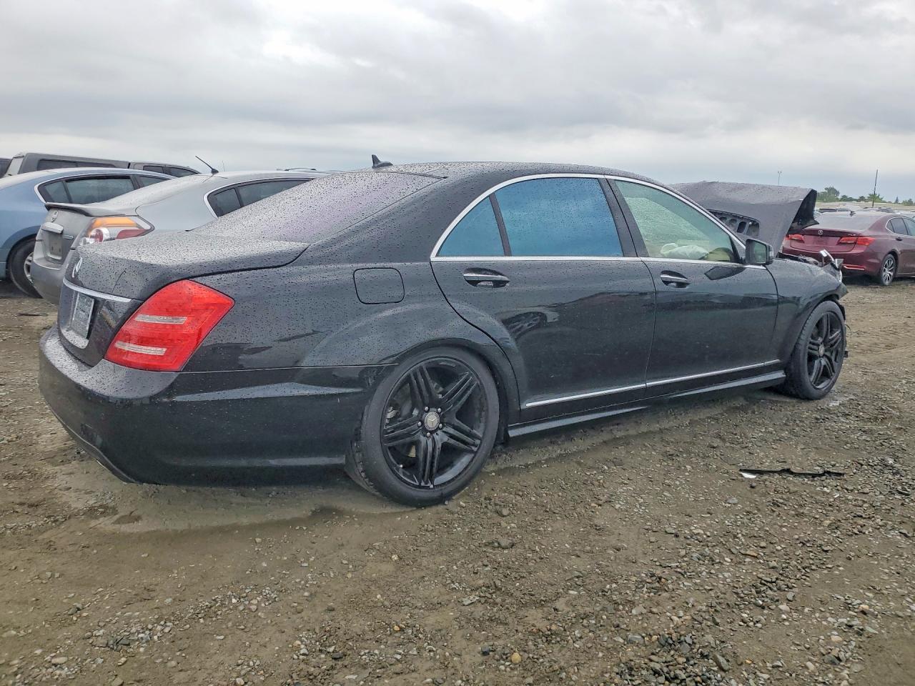 Mercedes-Benz S-Class 550