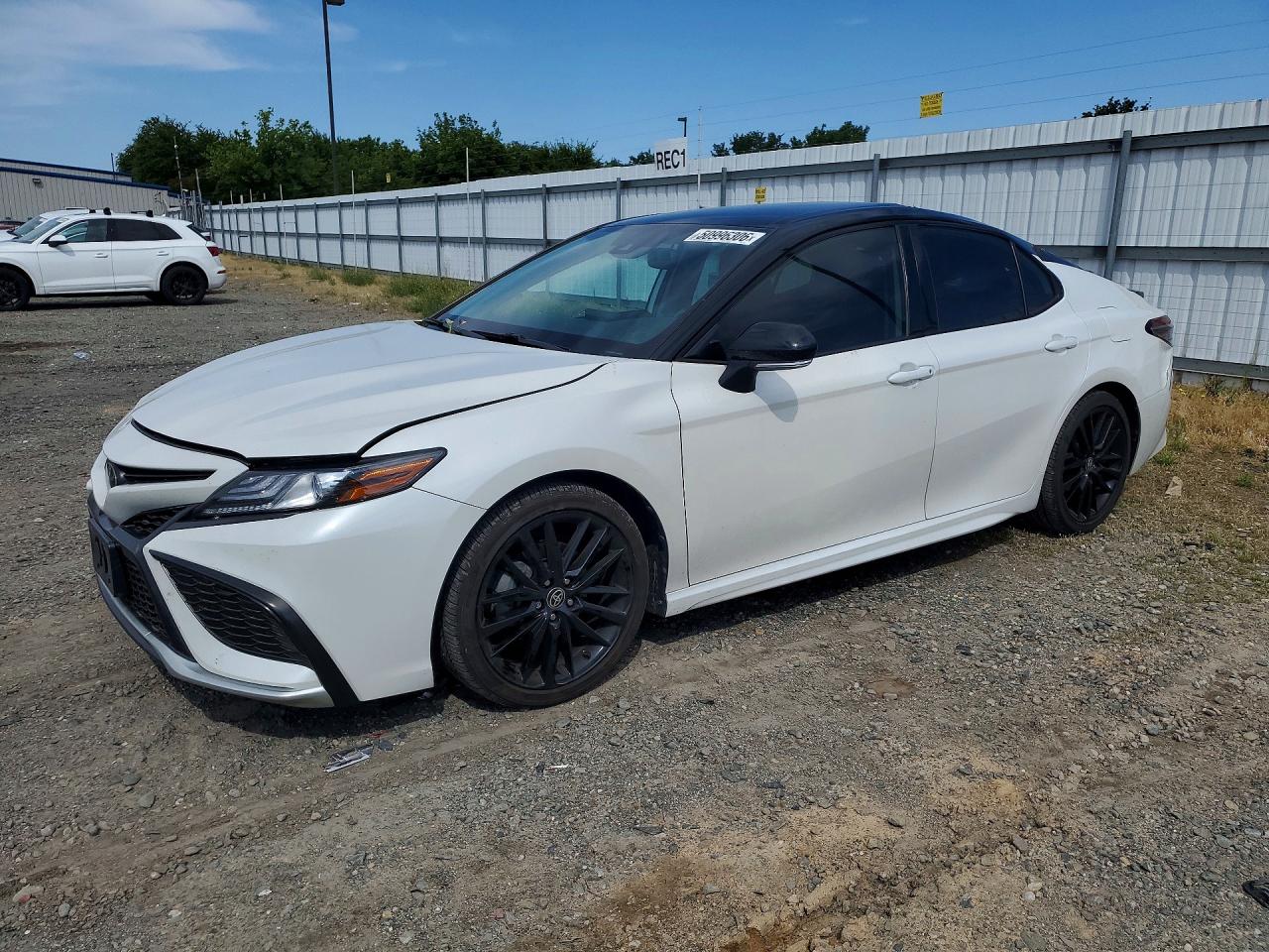 Salvage Toyota Camry Image