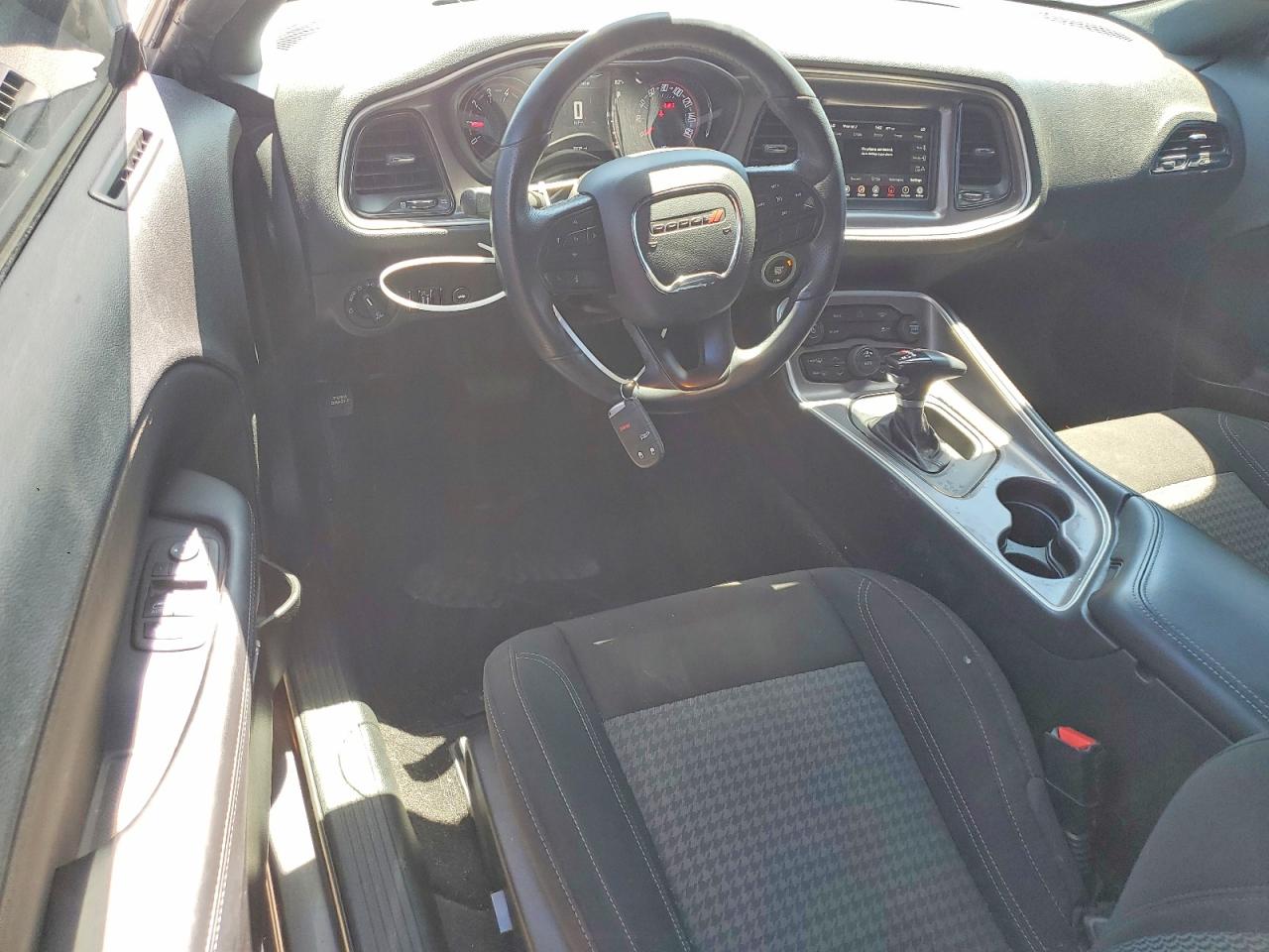 Dodge Challenger Sxt