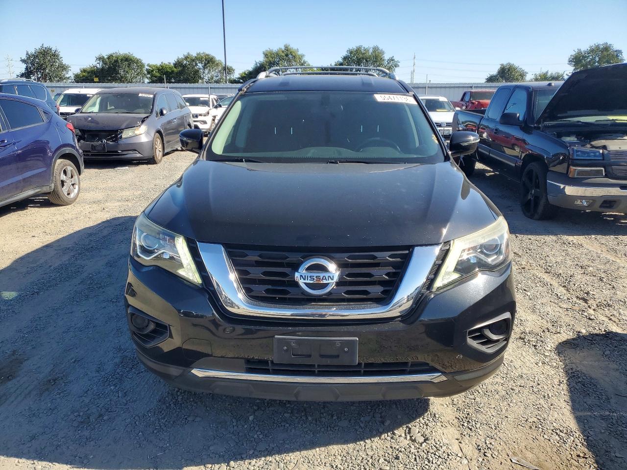 Nissan Pathfinder S