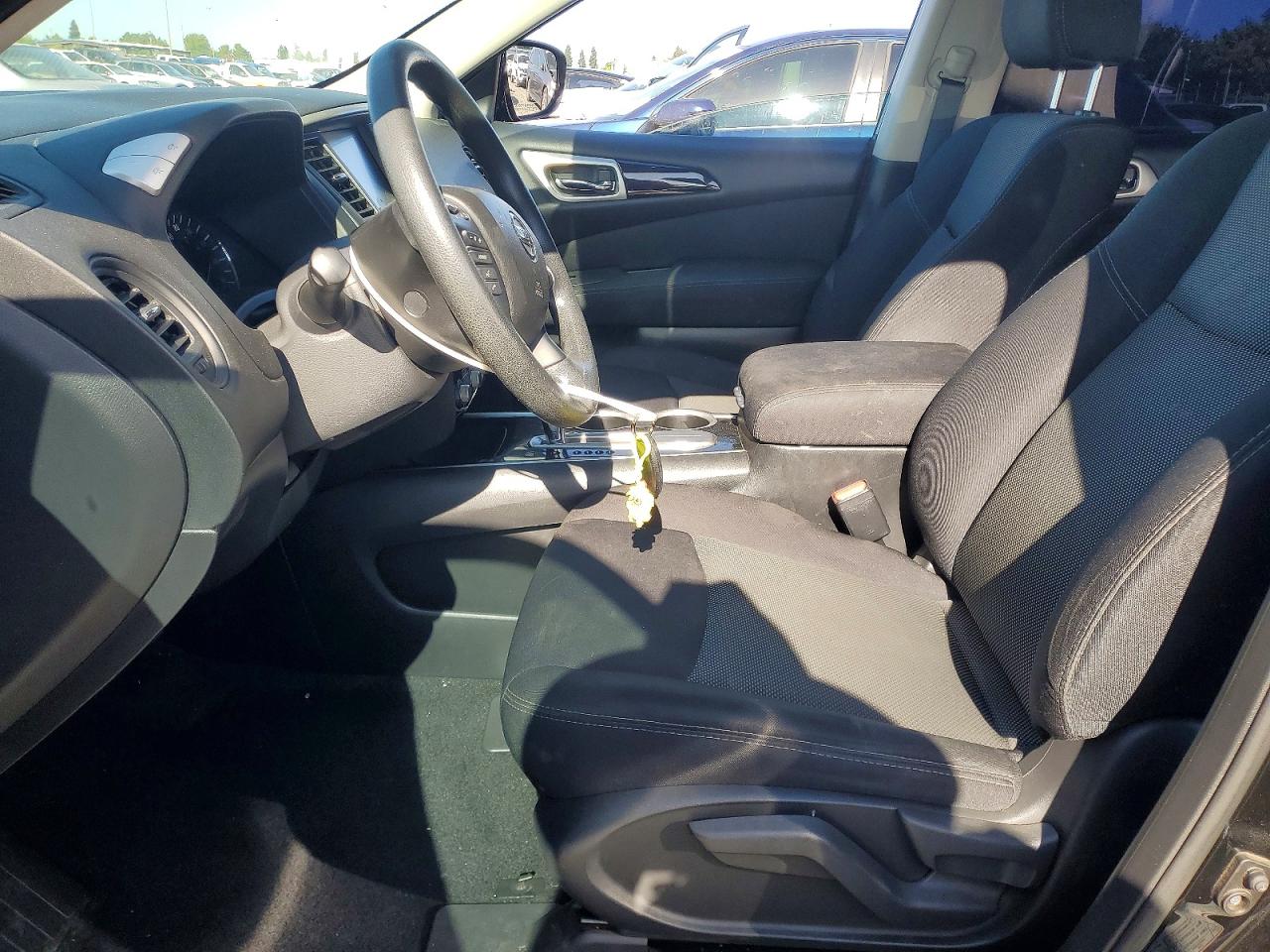 Nissan Pathfinder S
