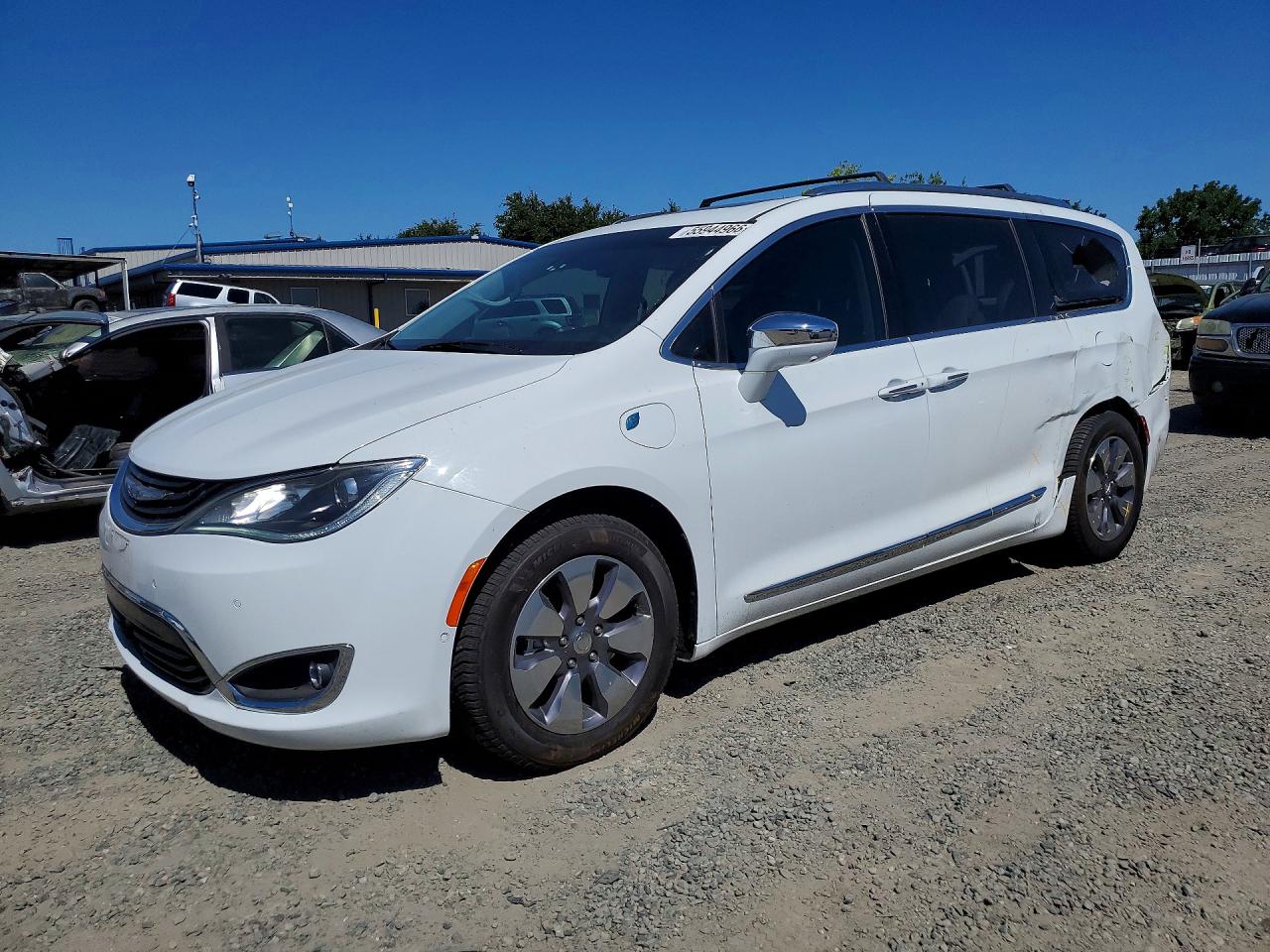 Salvage Chrysler Pacifica Image
