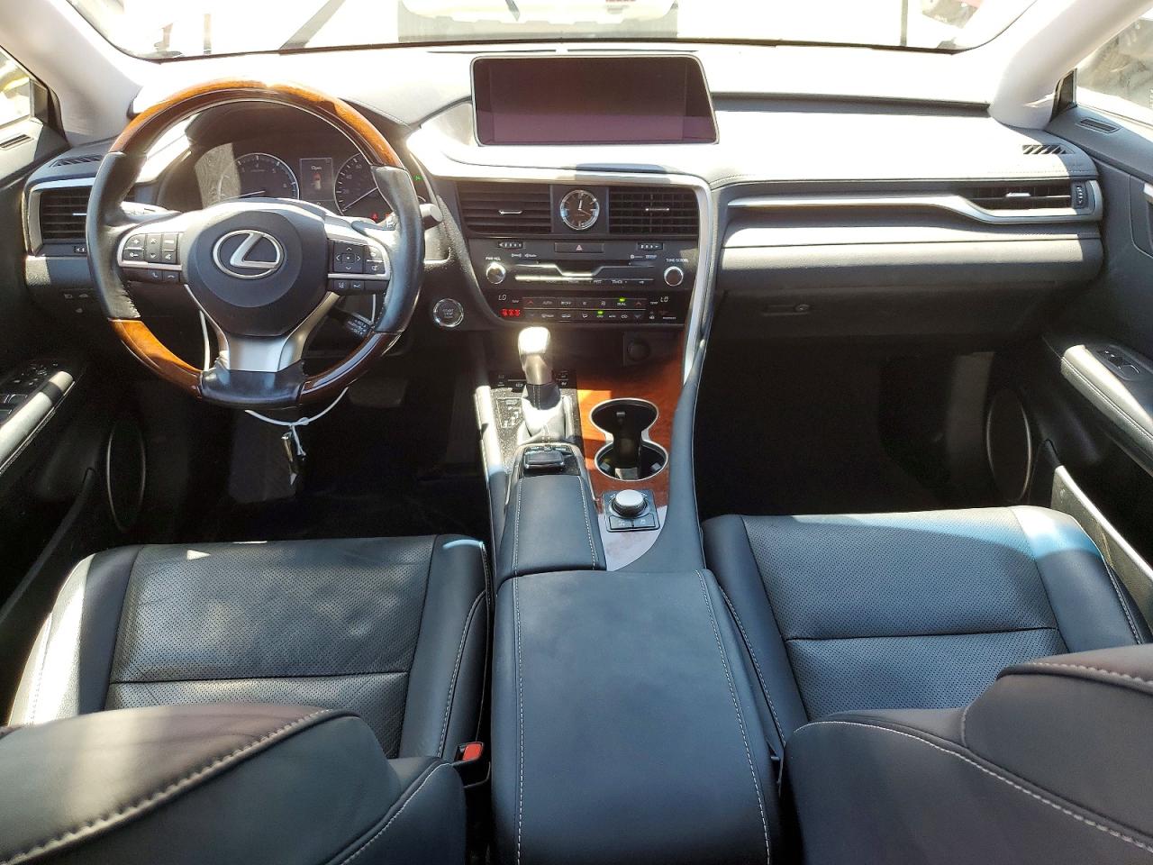 Lexus RX Base