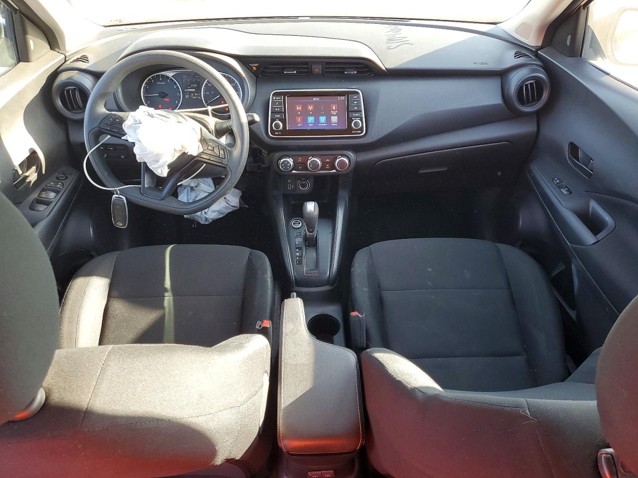 Nissan Kicks S