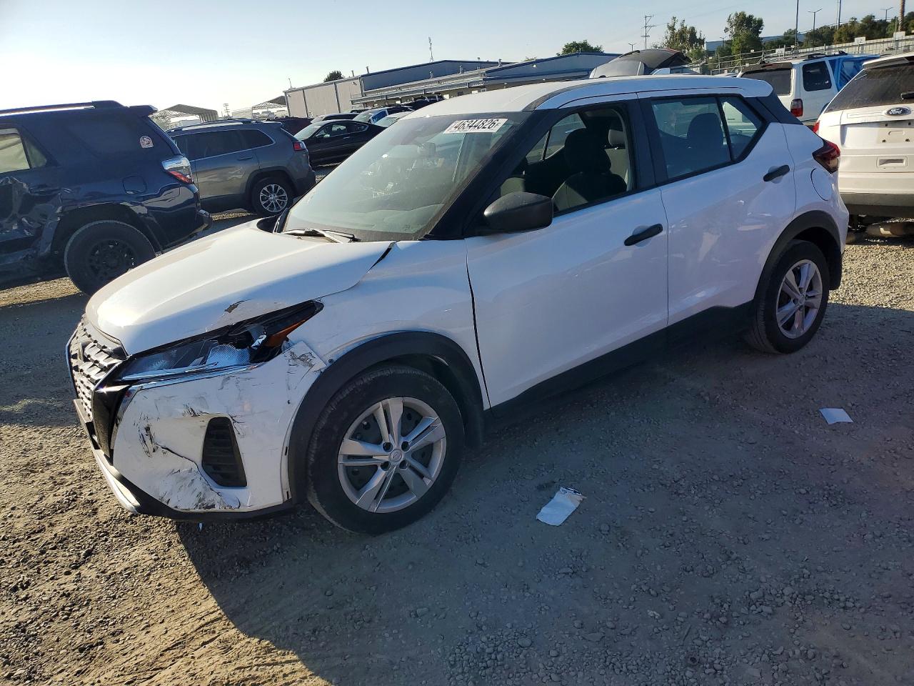 Salvage Nissan Kicks Image