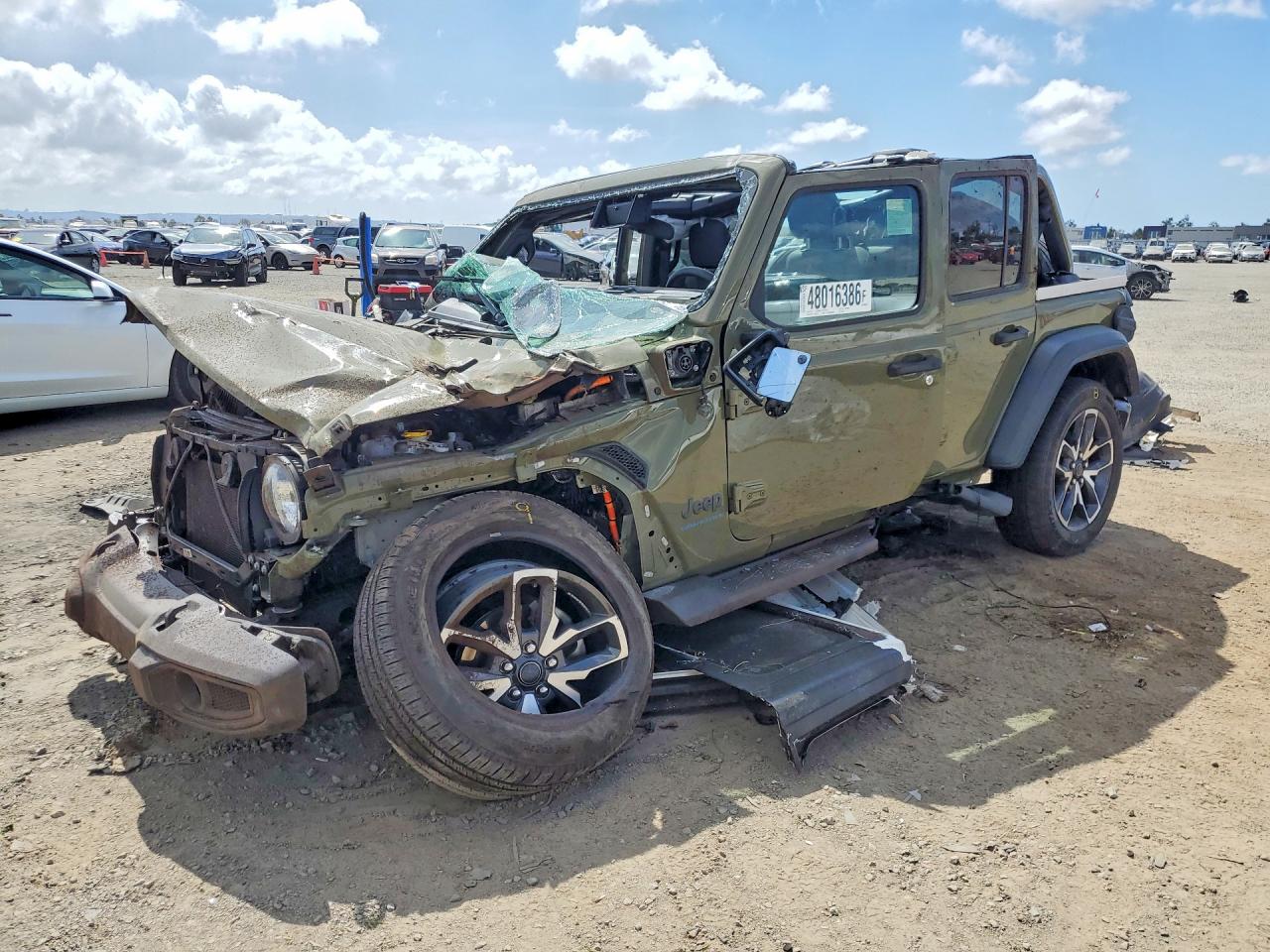 Salvage Jeep Wrangler Image