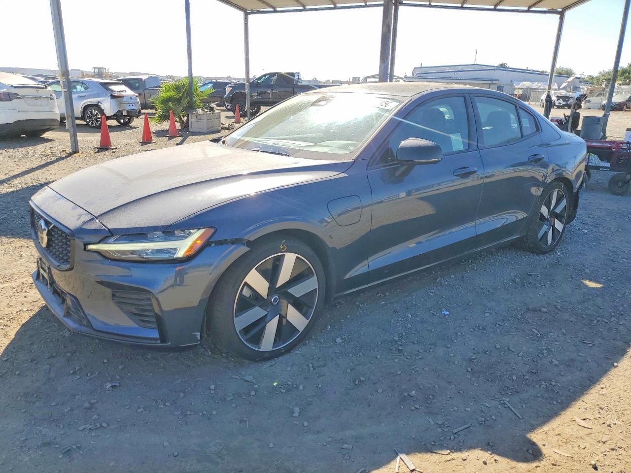 Salvage Volvo S60 Image