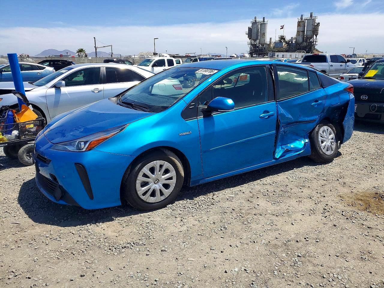 Salvage Toyota Prius Image