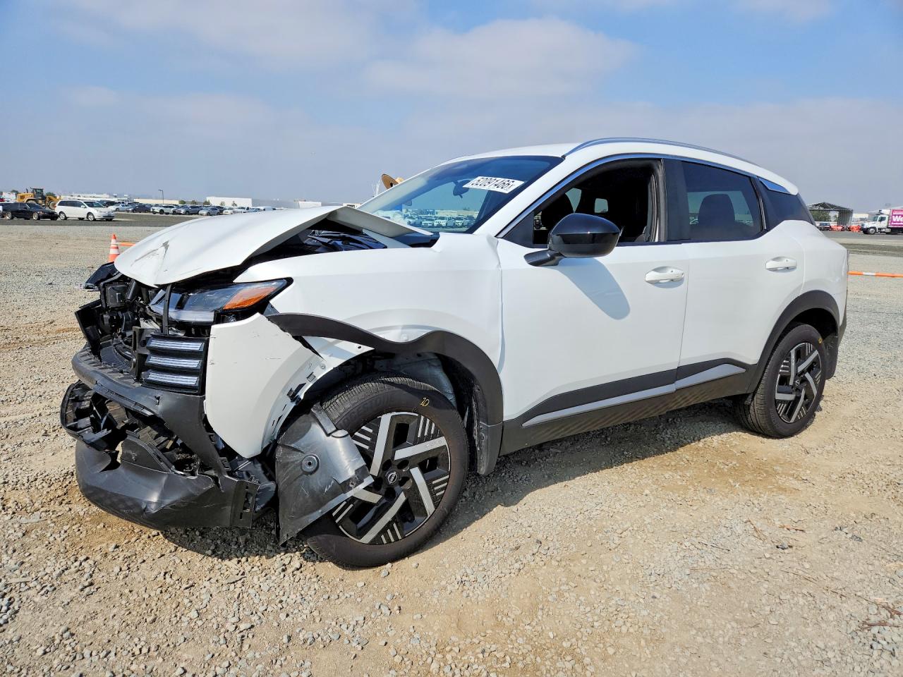 Salvage Nissan Kicks Image