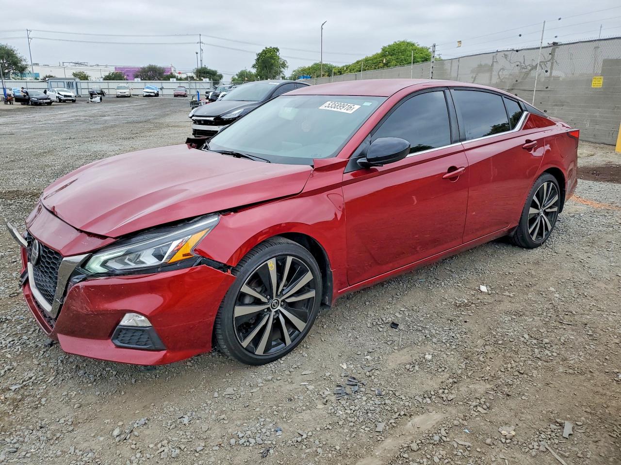 Salvage Nissan Altima Image