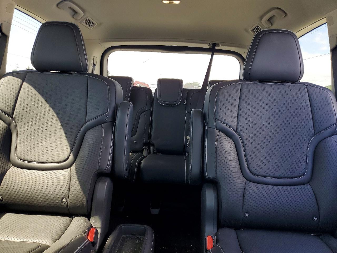 INFINITI Qx Luxe