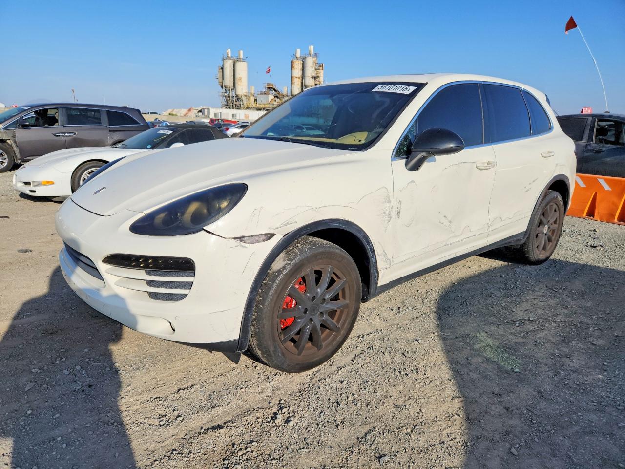 Salvage Porsche Cayenne Image