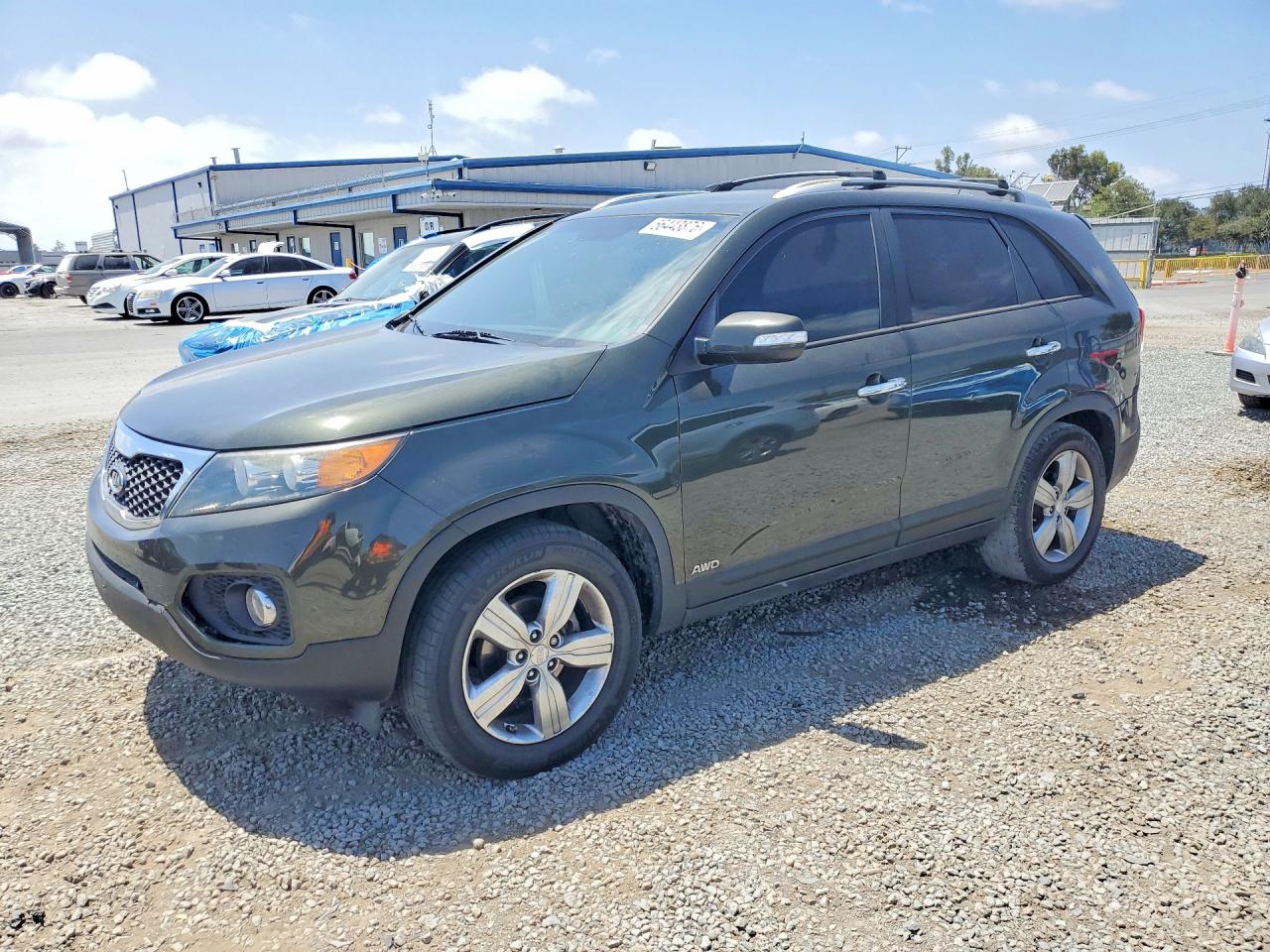 Salvage Kia Sorento Image
