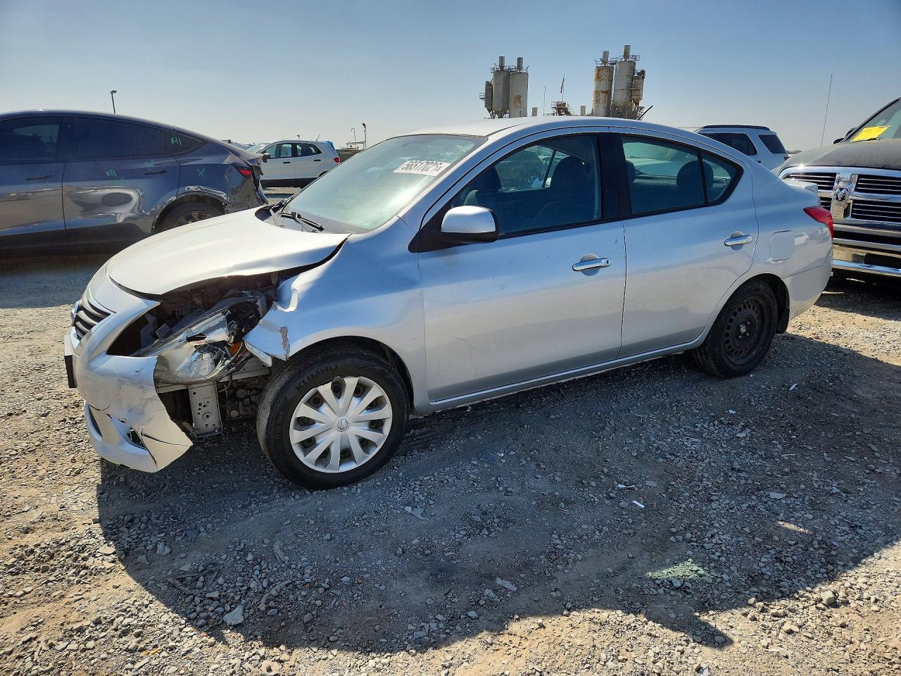Salvage Nissan Versa Image