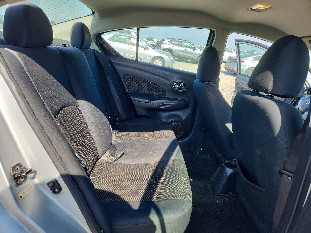 Nissan Versa 1.6 S