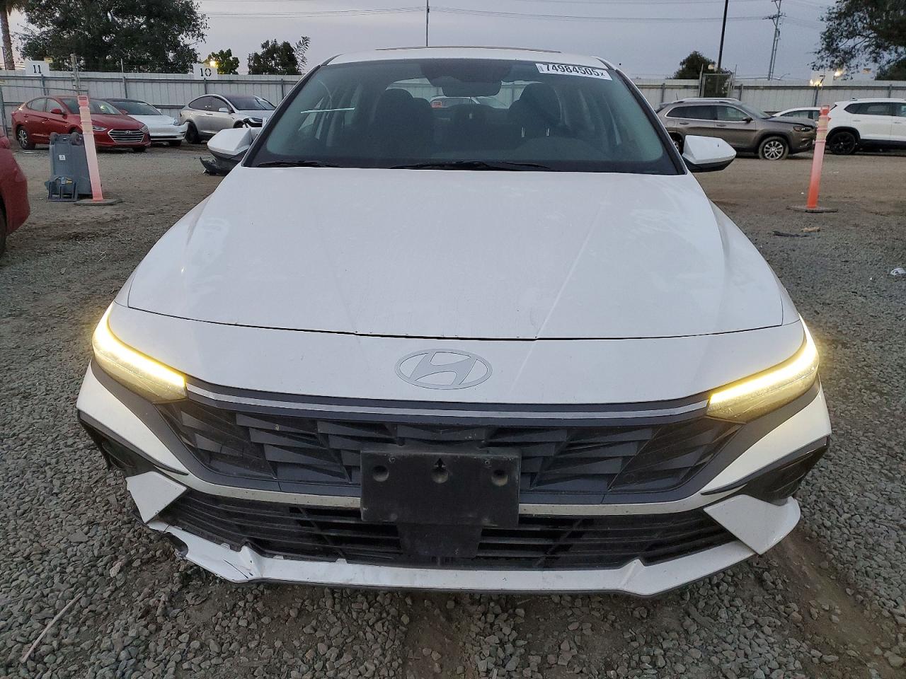 Hyundai ELANTRA Sel
