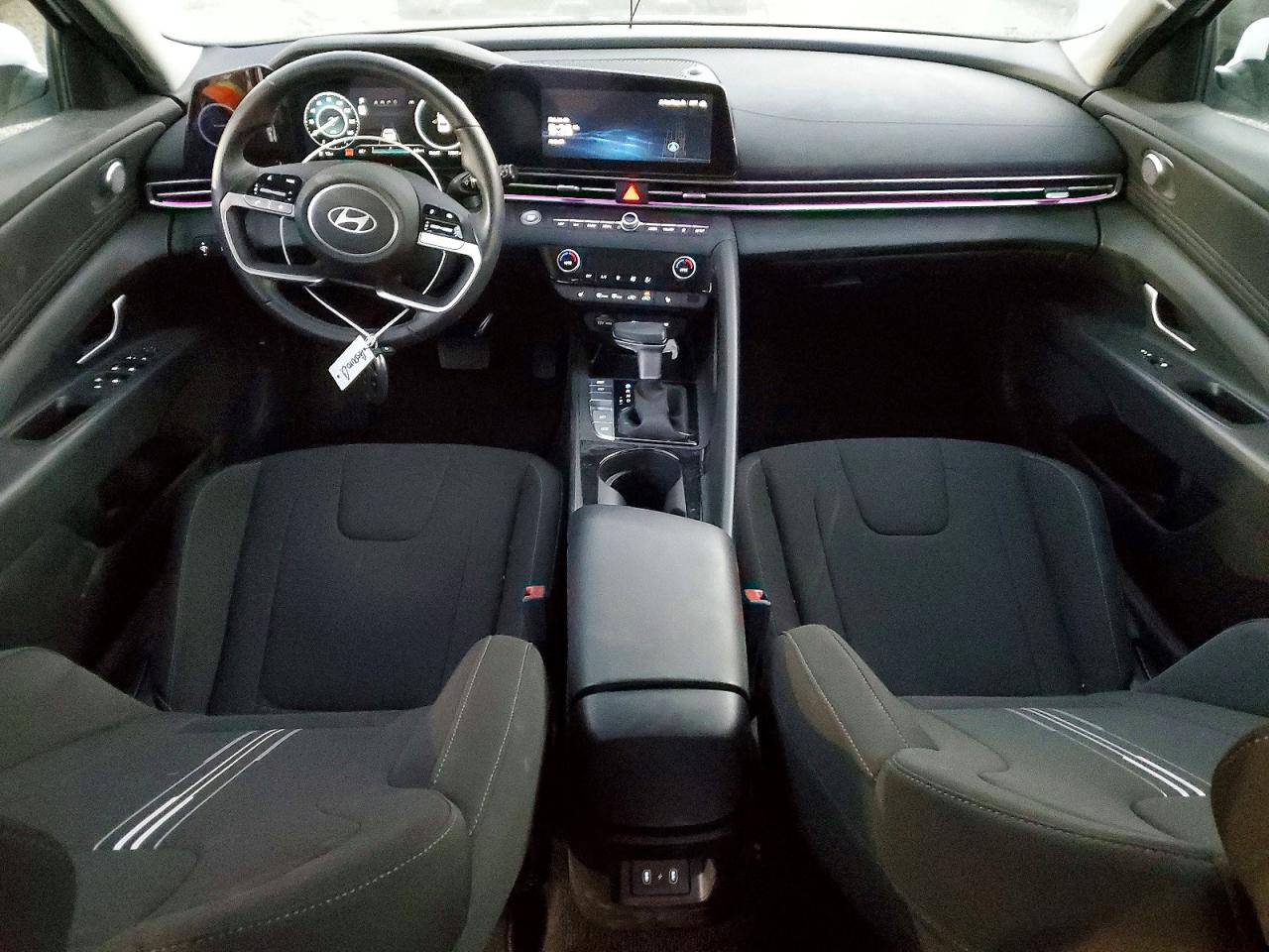 Hyundai ELANTRA Sel