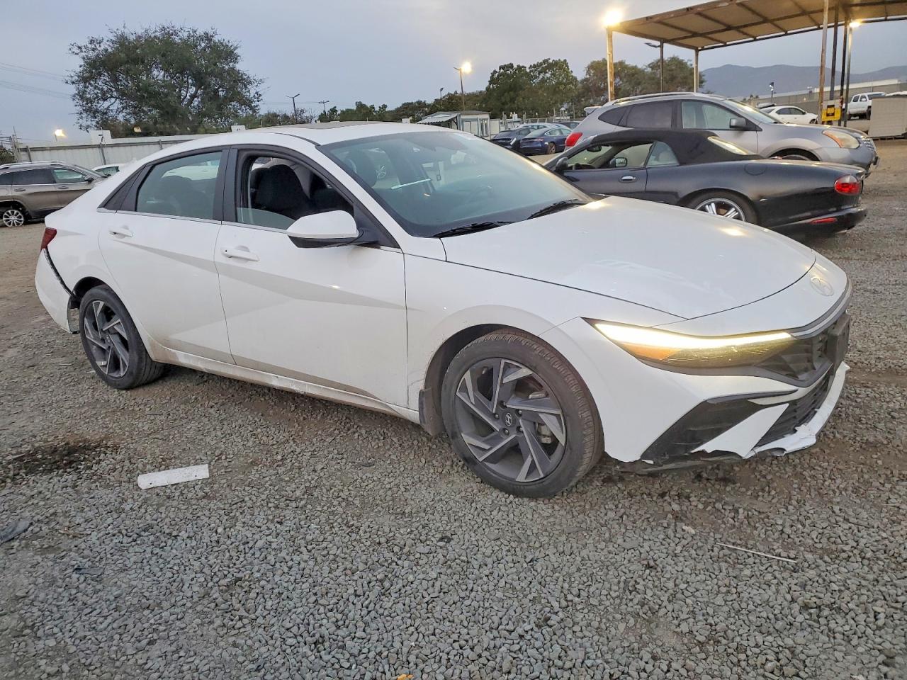 Hyundai ELANTRA Sel