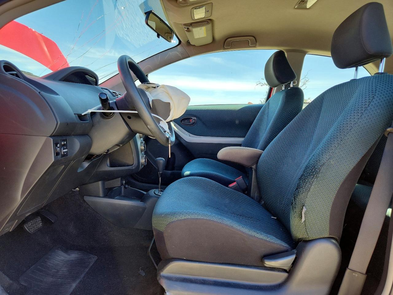 Toyota Yaris Base