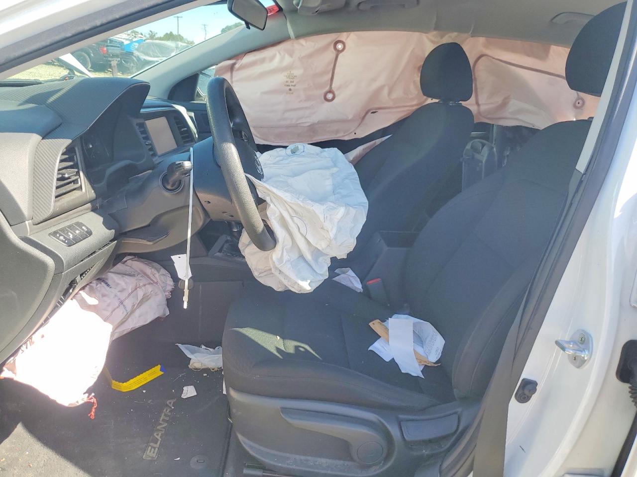 Hyundai ELANTRA Sel